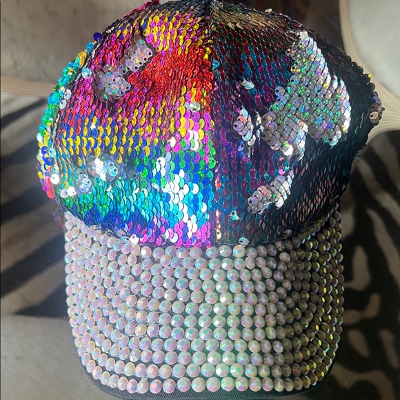 Colorful Sequin Cap by myBasic - Picture 1 of 6